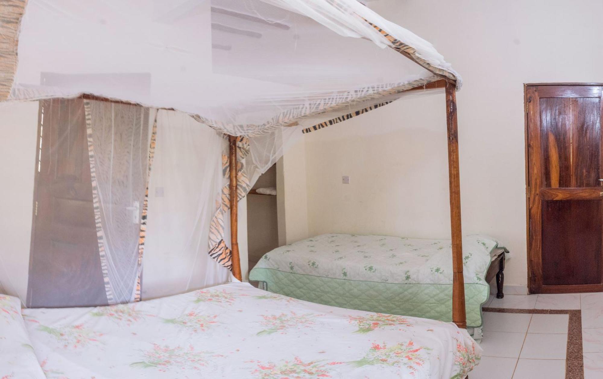 Kijani Cottages In Diani Diani Beach Esterno foto