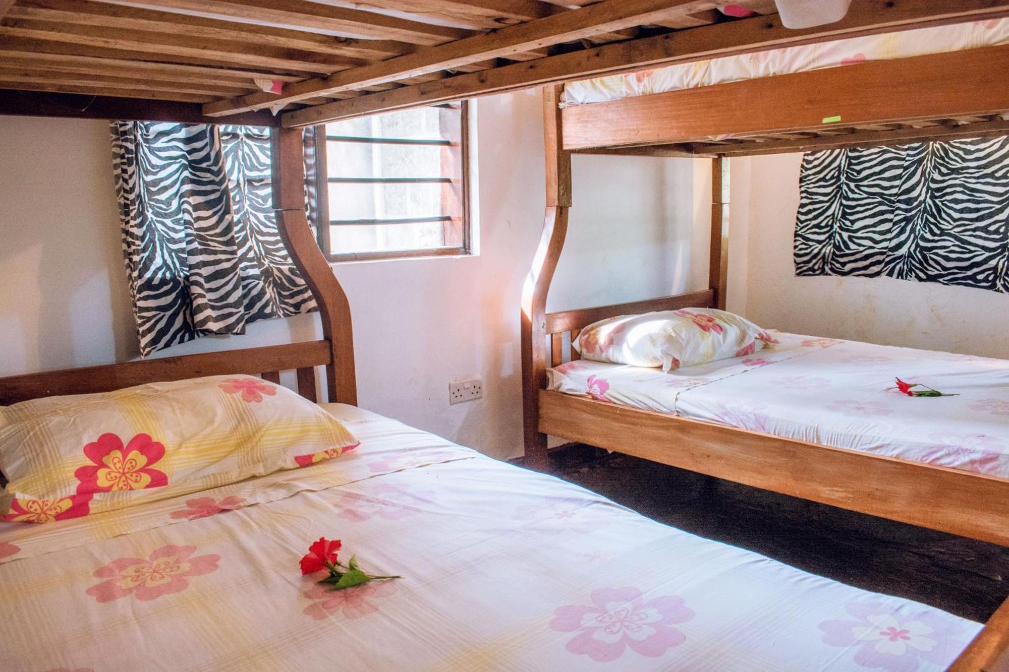 Kijani Cottages In Diani Diani Beach Esterno foto