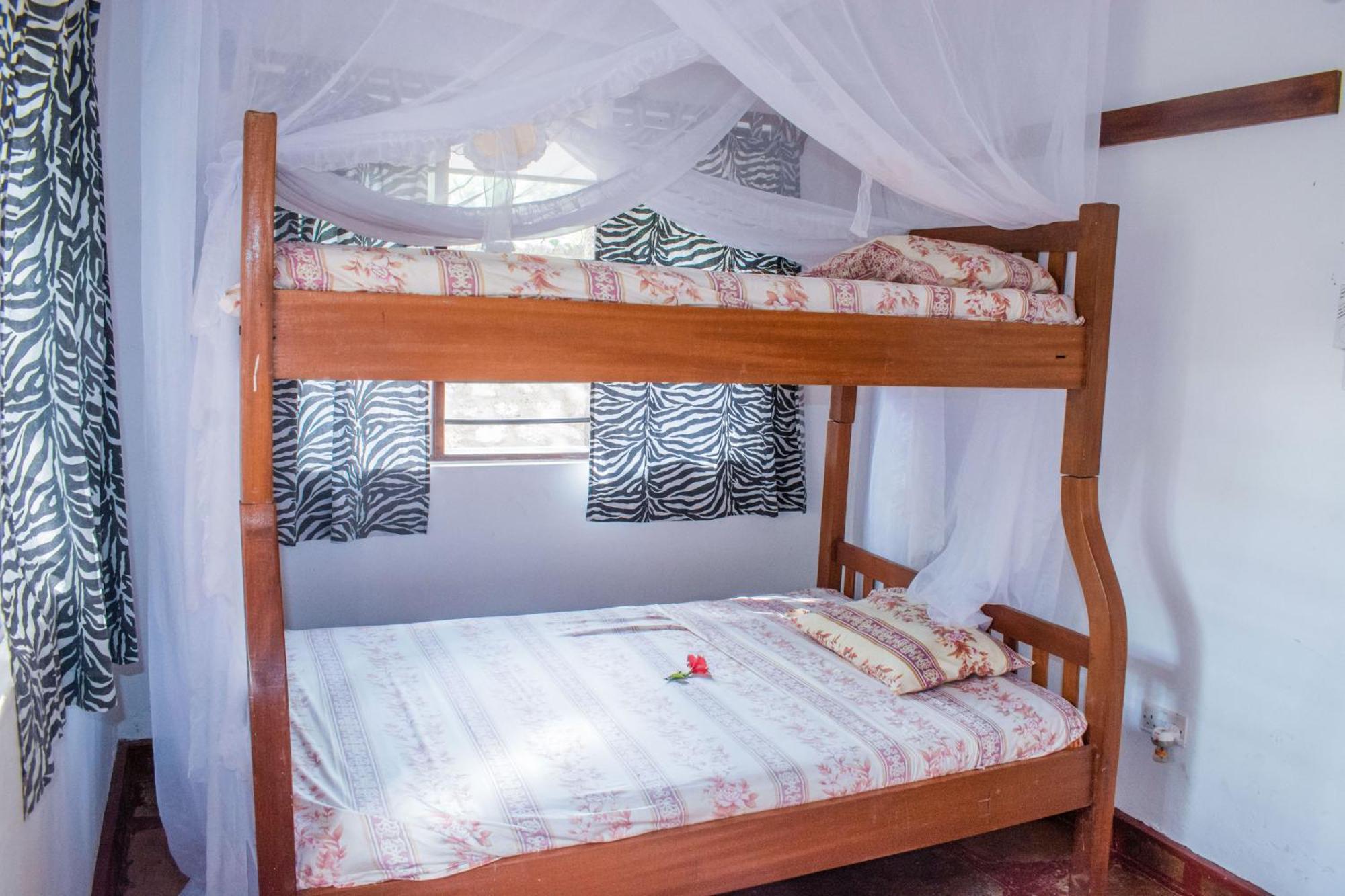 Kijani Cottages In Diani Diani Beach Esterno foto