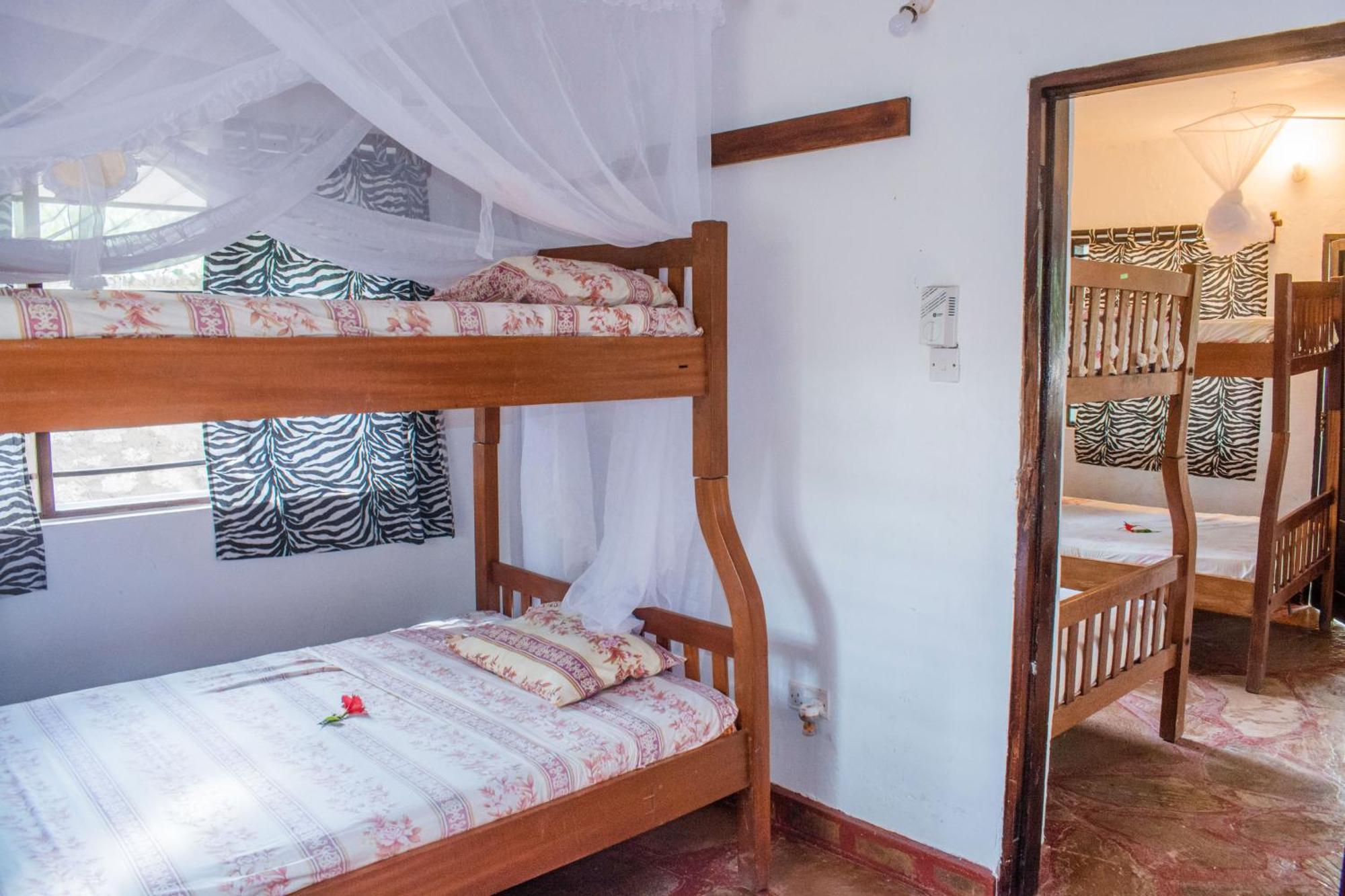 Kijani Cottages In Diani Diani Beach Esterno foto
