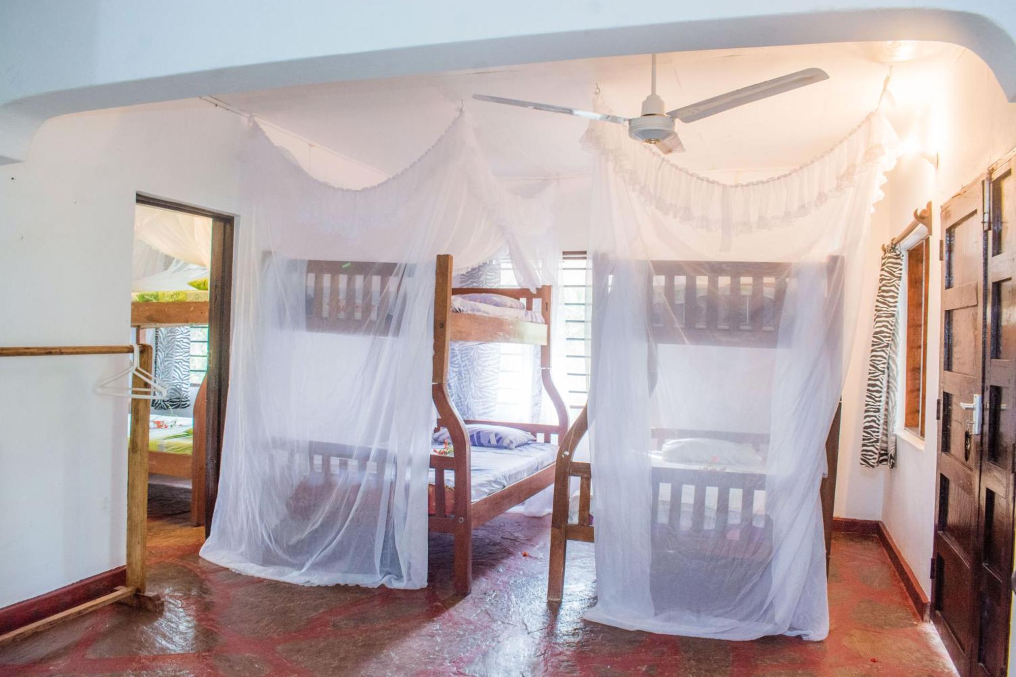Kijani Cottages In Diani Diani Beach Esterno foto