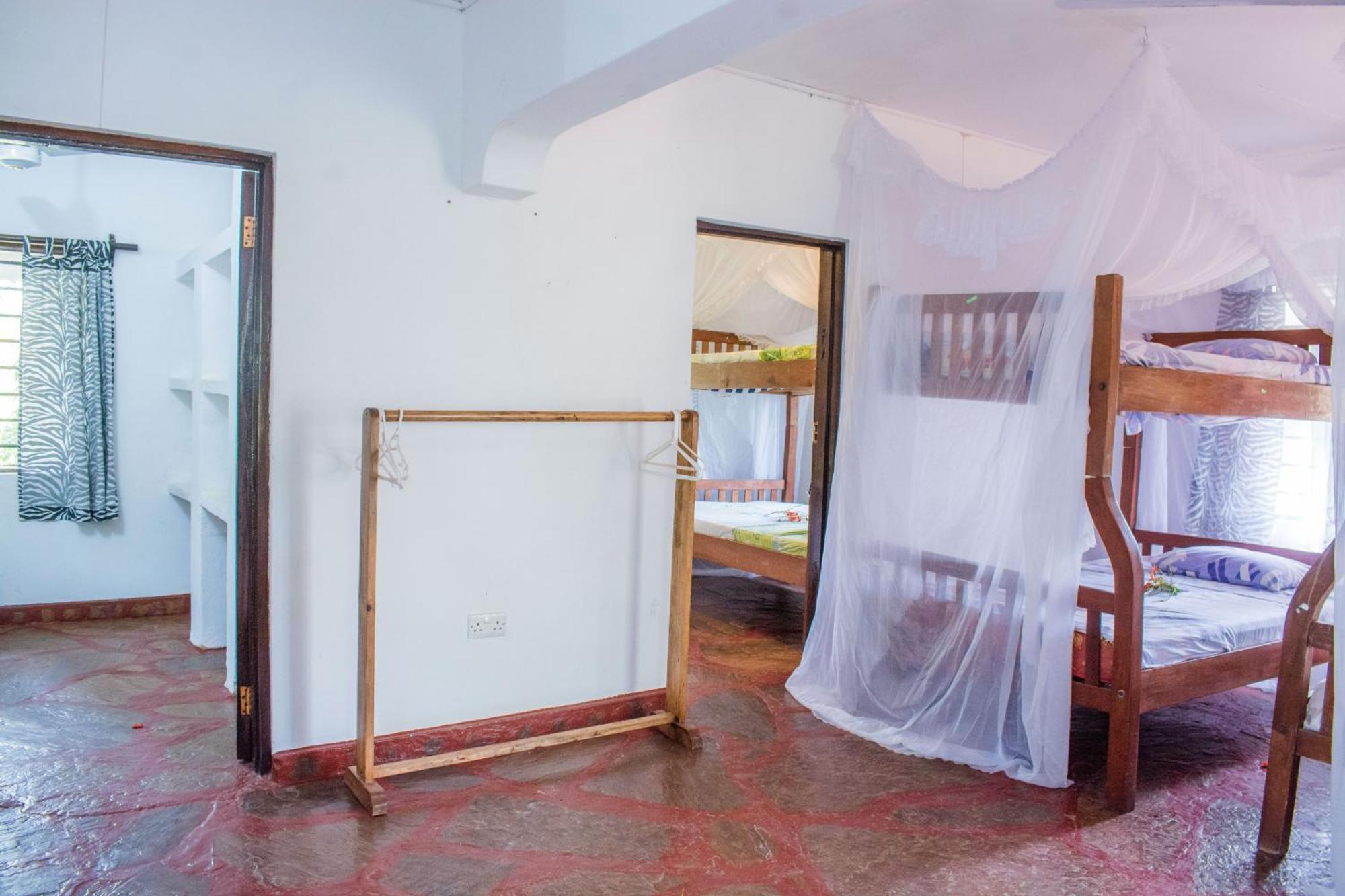 Kijani Cottages In Diani Diani Beach Esterno foto