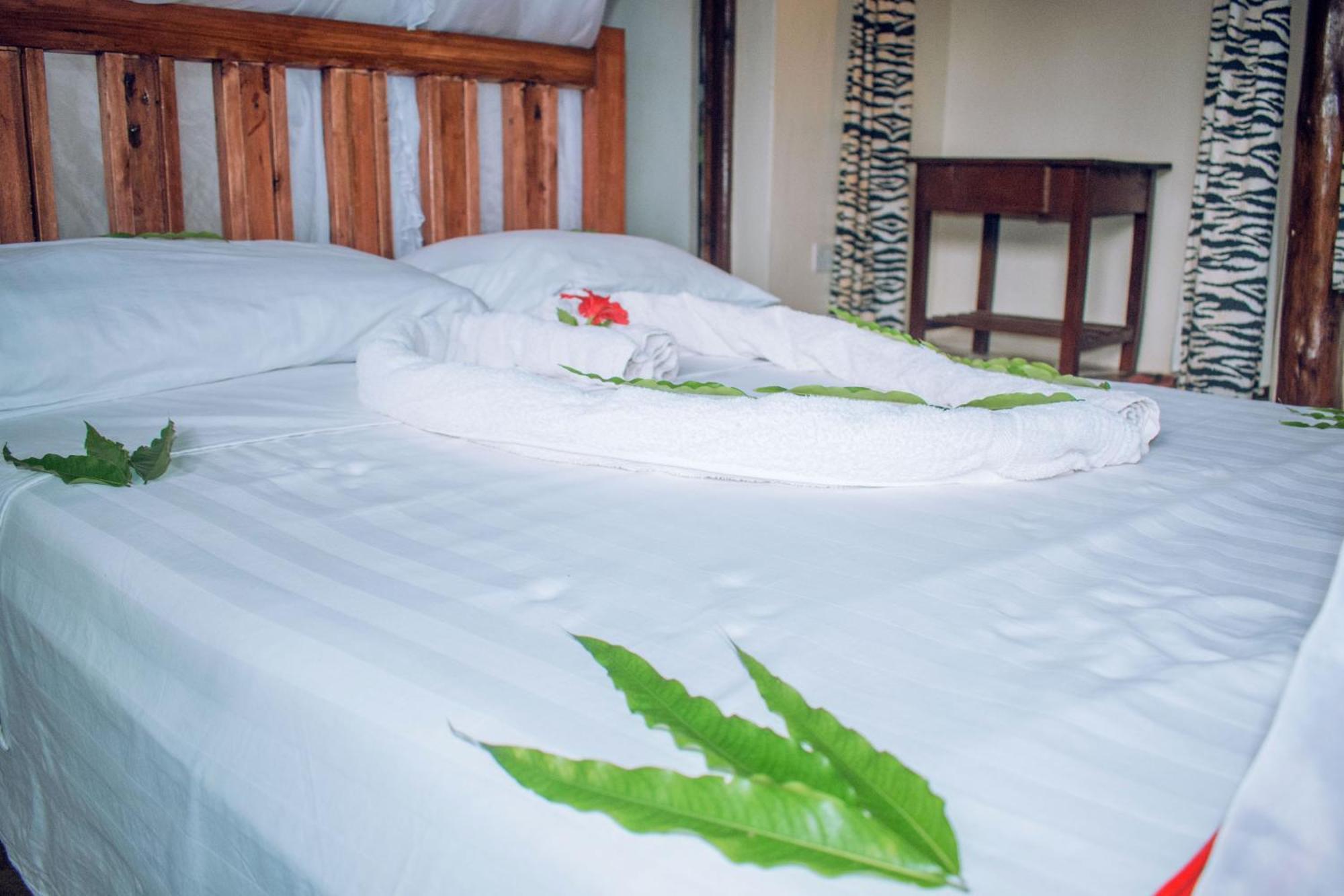 Kijani Cottages In Diani Diani Beach Esterno foto